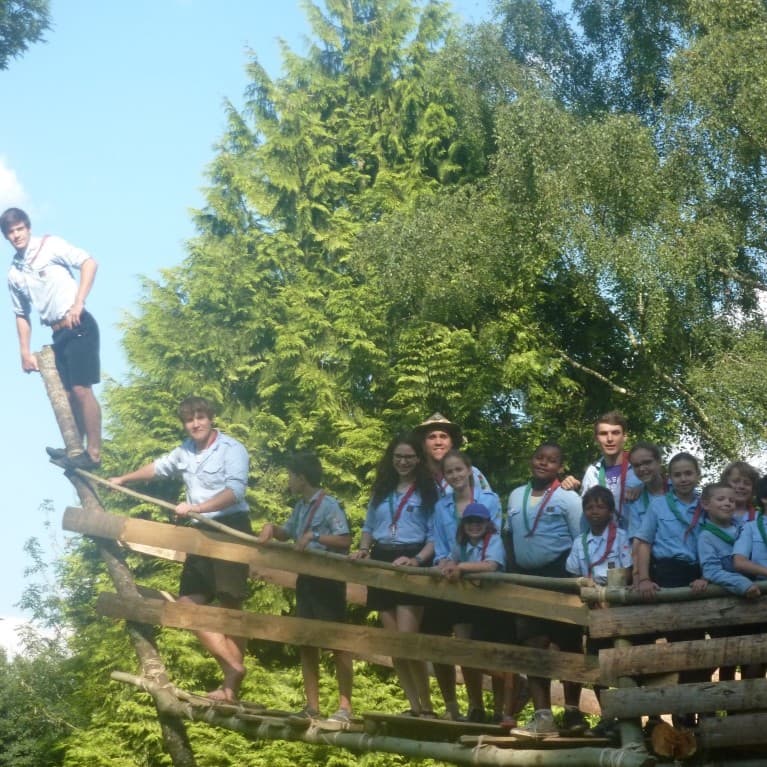 Louveteaux en camp